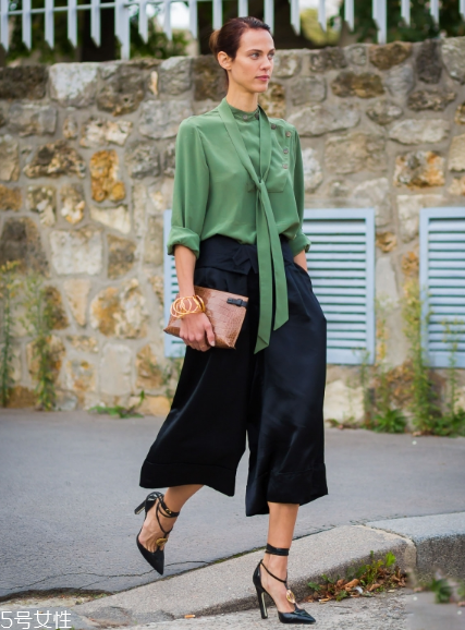 上班穿什么鞋子好看？干練時髦兼具