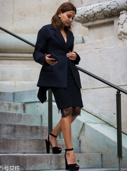 上班穿什么鞋子好看？干練時髦兼具