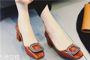 腿粗腿短穿什么鞋子好看？視覺上拉長腿部比例