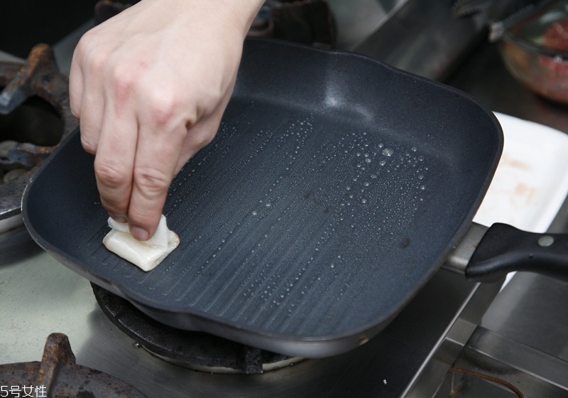 怎么判斷牛排幾分熟 牛排幾分熟怎么看 怎么判斷牛排幾分熟 牛排幾分熟怎么看