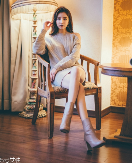 粗跟高跟鞋怎么搭配？春夏必備穿搭