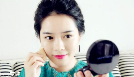 補(bǔ)妝用氣墊還是粉餅？干皮用氣墊