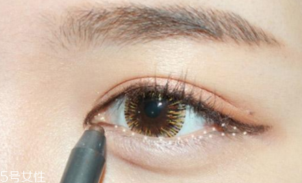 清純韓式裸妝畫法步驟圖 白皙迷人的妝容教程 清純韓式裸妝畫法步驟圖 白皙迷人的妝容教程