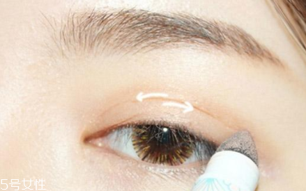 清純韓式裸妝畫法步驟圖 白皙迷人的妝容教程 清純韓式裸妝畫法步驟圖 白皙迷人的妝容教程