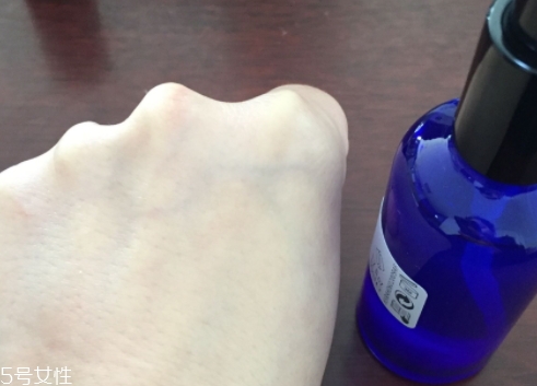 純露可以天天敷臉嗎 純露可以天天敷臉嗎