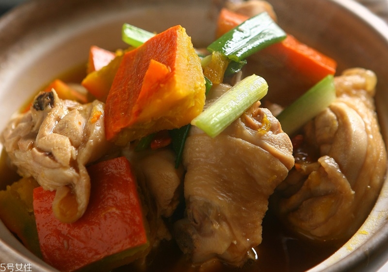 做菜先放調(diào)料還是后放調(diào)料 做菜先放調(diào)料還是后放調(diào)料