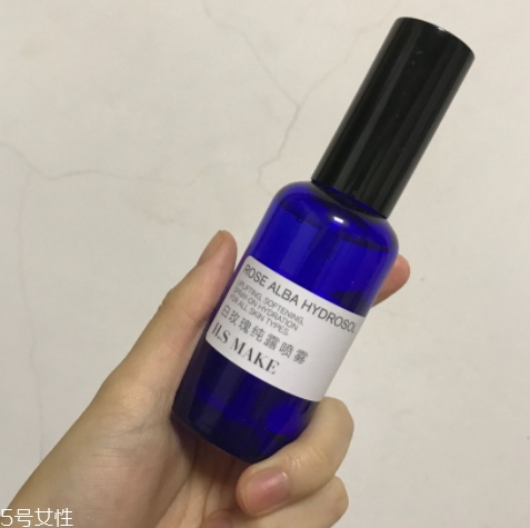 純露可以當(dāng)噴霧嗎？隨時為你補(bǔ)充水分