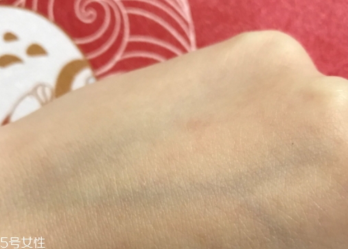 純露可以當(dāng)噴霧嗎？隨時為你補(bǔ)充水分