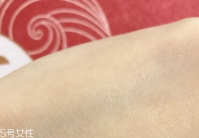 純露可以當(dāng)噴霧嗎？隨時為你補(bǔ)充水分