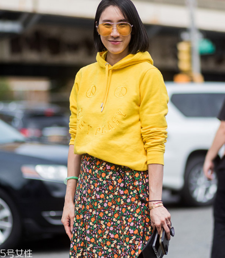 半身裙配什么上衣？既暖又顯瘦的穿搭推薦