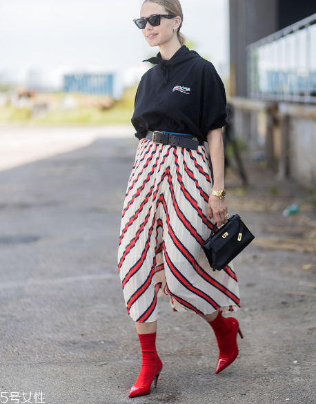 半身裙配什么上衣？既暖又顯瘦的穿搭推薦