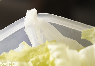 做沙拉用什么蔬菜 有什么蔬菜可以做沙拉 做沙拉用什么蔬菜 有什么蔬菜可以做沙拉