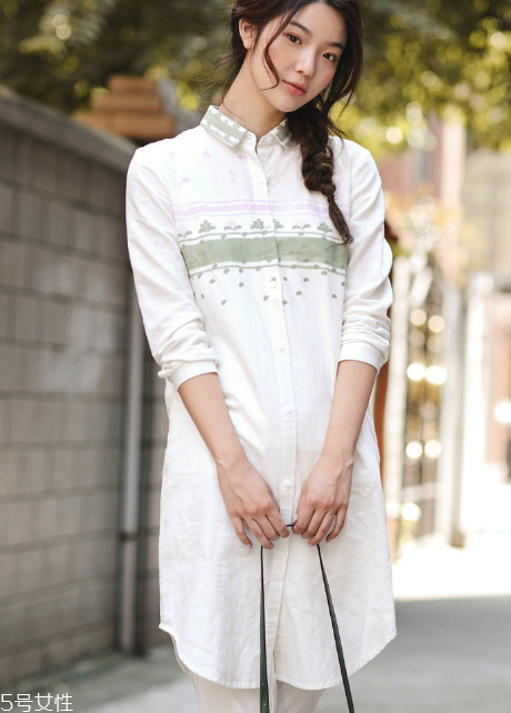 裙子搭配褲子好看嗎？打開(kāi)時(shí)尚的新方式