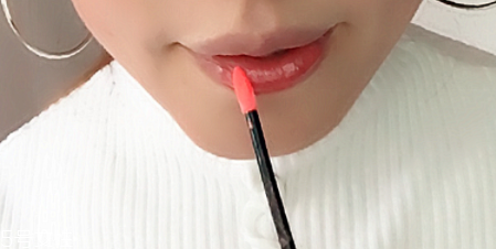 蘭蔻唇釉哪個(gè)顏色好看？菁純唇釉141素顏清純色