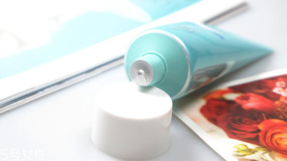 碧柔藍(lán)管防曬有酒精嗎？酒精過敏者慎用