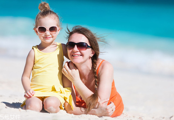 面部防曬霜哪個(gè)牌子好 防曬指數(shù)越高對(duì)皮膚傷害越大 面部防曬霜哪個(gè)牌子好 防曬指數(shù)越高對(duì)皮膚傷害越大