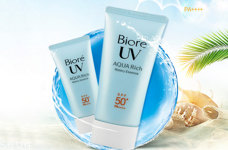 秋冬可以用50倍防曬霜嗎 秋冬季節(jié)也需要補(bǔ)涂防曬 秋冬可以用50倍防曬霜嗎 秋冬季節(jié)也需要補(bǔ)涂防曬