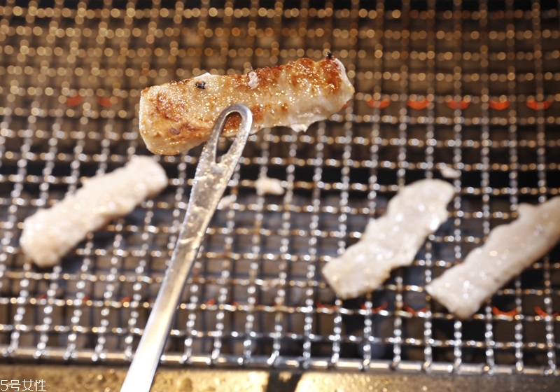 豬肉怎么烤好吃 豬肉各部位烤肉技巧 豬肉怎么烤好吃 豬肉各部位烤肉技巧