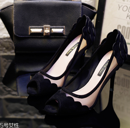 高跟鞋后面大了怎么辦？高跟鞋大了這樣做