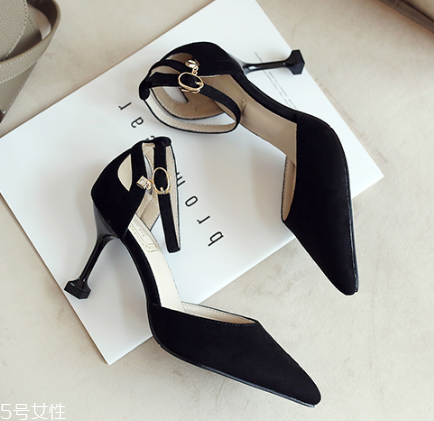 高跟鞋有味道怎么辦？輕松去除高跟鞋異味