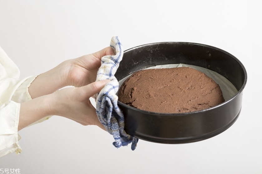 泡打粉是小蘇打粉嗎 小蘇打粉和泡打粉區(qū)別 泡打粉是小蘇打粉嗎 小蘇打粉和泡打粉區(qū)別