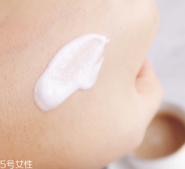 面霜可以涂在眼睛周圍嗎？貴婦面霜可以當(dāng)眼霜用