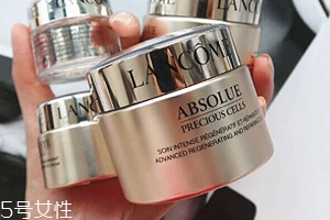 面霜可以當眼霜嗎？年輕肌膚可以少量用