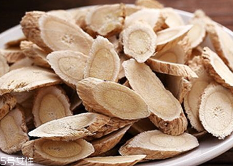 麥冬能和黃芪一起泡嗎 麥冬能和黃芪一起泡嗎