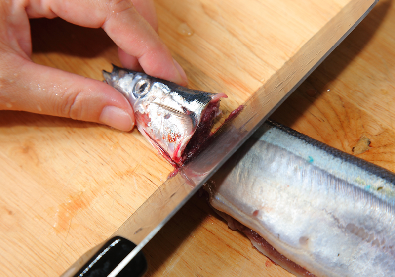 秋刀魚怎么殺？秋刀魚如何清洗