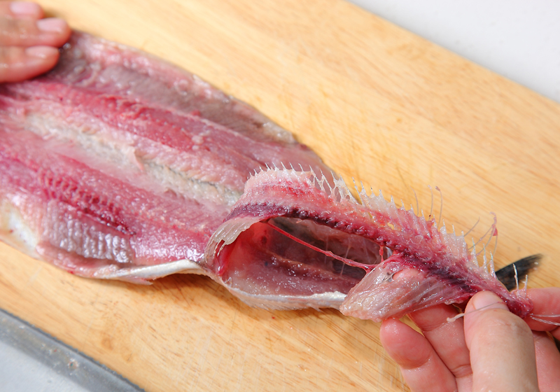 秋刀魚怎么殺？秋刀魚如何清洗
