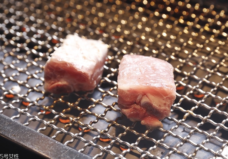 豬肉怎么烤好吃 豬肉各部位烤肉技巧 豬肉怎么烤好吃 豬肉各部位烤肉技巧