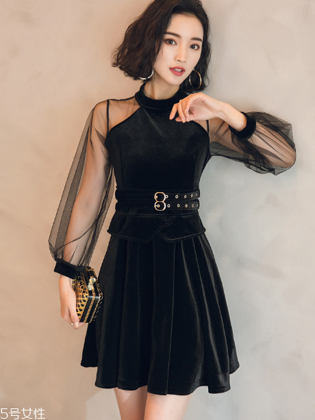 2018流行什么款式小黑裙？最經(jīng)典的性感風(fēng)