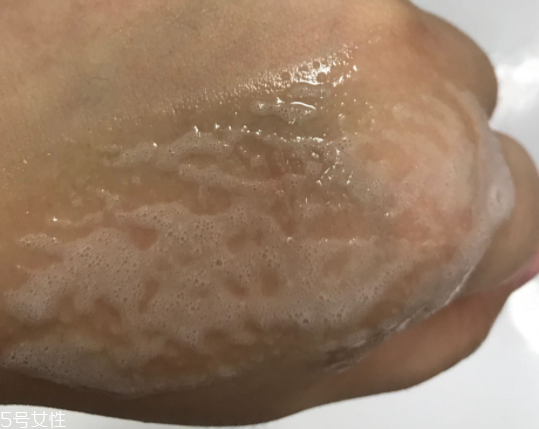 海藍(lán)之謎潔面凝露適合敏感肌嗎？