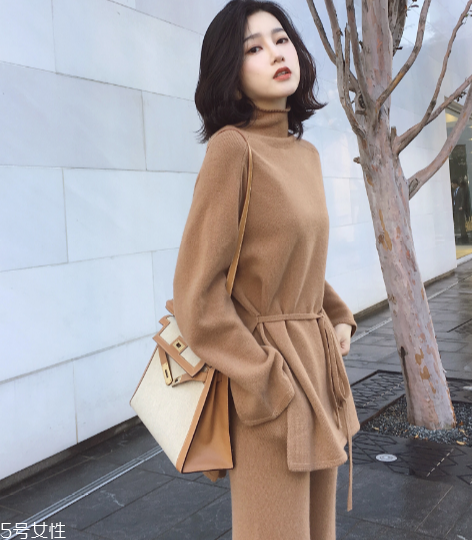 2018流行什么款式套裝？出街約會(huì)的首選