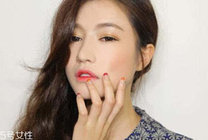 夏天化妝怎么樣不脫妝？8個(gè)小技巧讓你做清爽女神