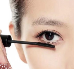 夏天化妝怎么樣不脫妝？8個(gè)小技巧讓你做清爽女神