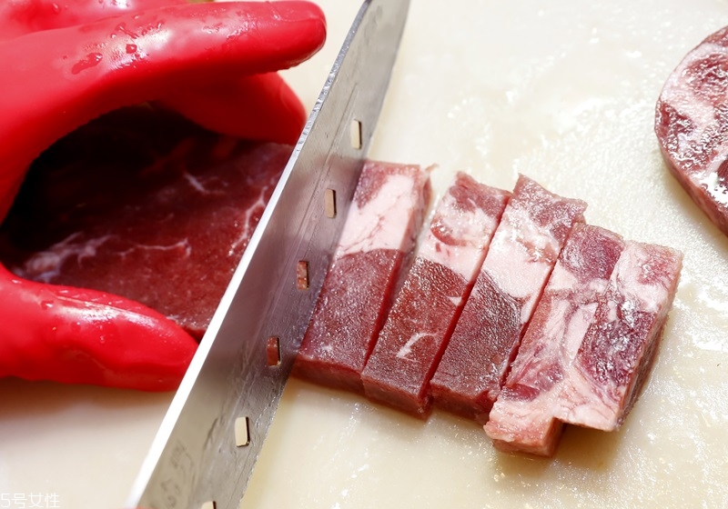 正宗新疆烤肉的做法和配料 正宗新疆烤肉的做法和配料