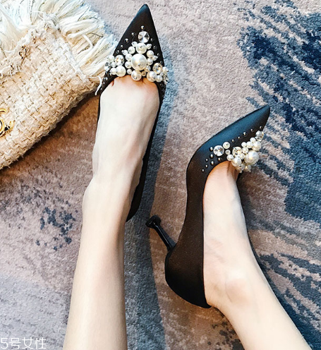 高跟鞋穿久了腳疼怎么辦？