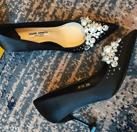 高跟鞋穿久了腳疼怎么辦？