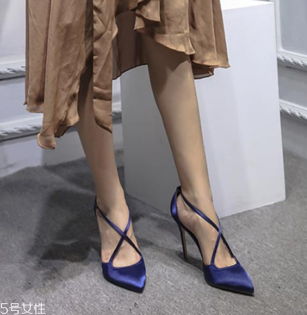 高跟鞋38碼多少厘米？學會測量腳長
