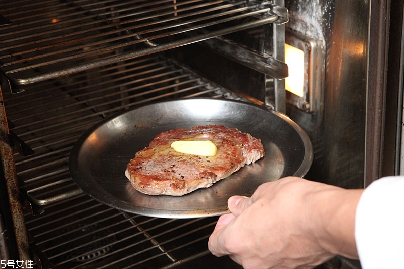 五分熟牛排怎么煎 牛排五分熟煎多長時間 五分熟牛排怎么煎 牛排五分熟煎多長時間