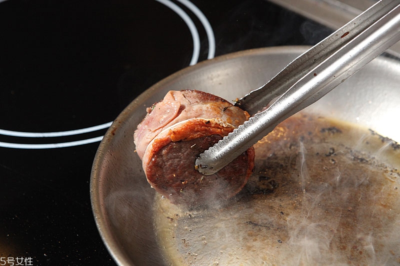 五分熟牛排怎么煎 牛排五分熟煎多長時間 五分熟牛排怎么煎 牛排五分熟煎多長時間