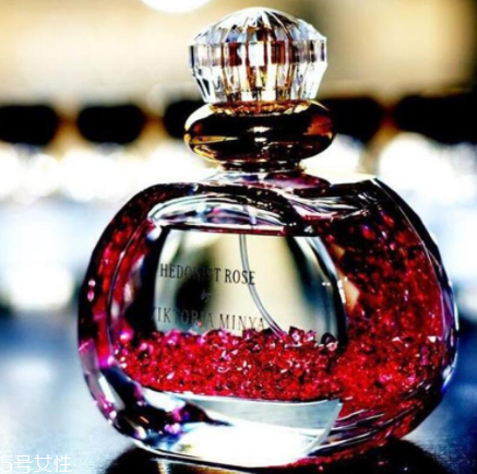 viktoria minya享樂主義玫瑰香水怎么樣？vm香水好聞嗎？