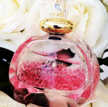 viktoria minya享樂主義玫瑰香水怎么樣？vm香水好聞嗎？