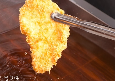 日式炸豬排的做法及吃法 日式炸豬排的做法及吃法