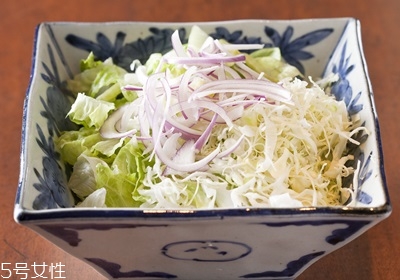 日式炸豬排的做法及吃法 日式炸豬排的做法及吃法