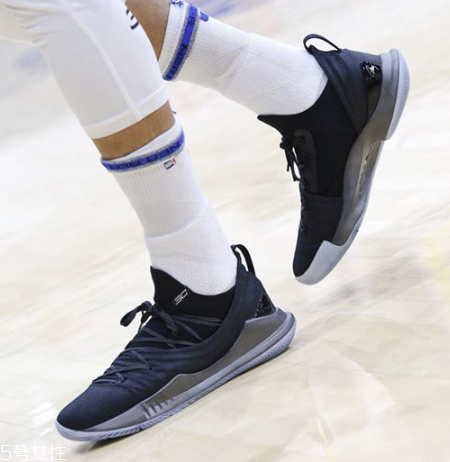under armour curry 5庫里五代戰(zhàn)靴多少錢？