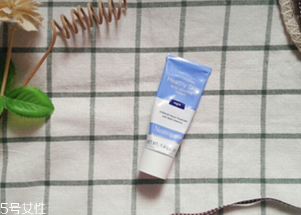 露得清a醇用完要關(guān)燈嗎 露得清a醇晚霜使用順序 露得清a醇用完要關(guān)燈嗎 露得清a醇晚霜使用順序