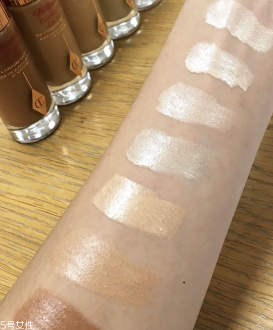 ct新品妝前高光濾鏡液怎么樣？charlotte tilbury粉底好用嗎？