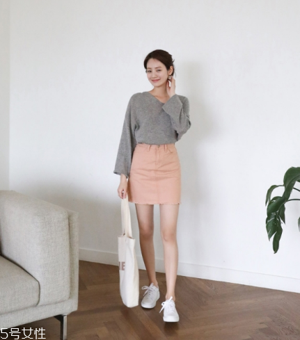 粉色短裙配什么鞋子？少女感爆棚穿搭